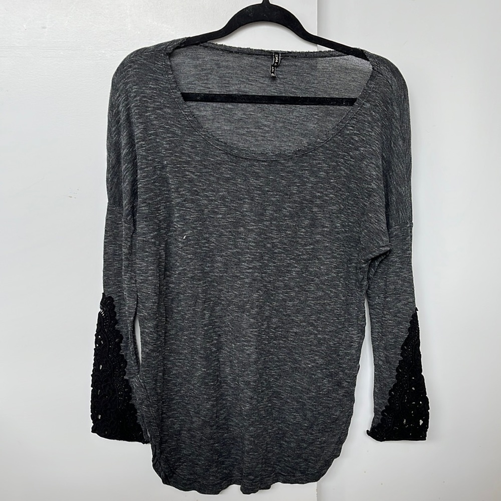 long sleeve with lace sleeve